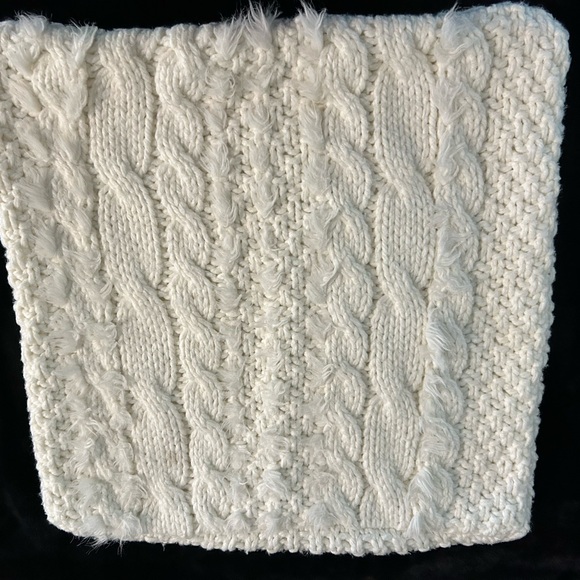 2 Pottery Barn Cozy, Plush, Chunky Handknit Pillow Covers. Ivory. 24” X 24” - Picture 8 of 10